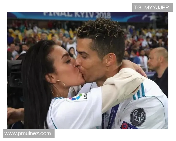 足球明星爱情长跑的背后故事与他们的真爱旅程揭秘