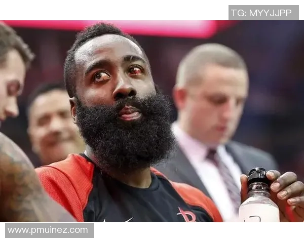 傻雕足球明星的传奇人生与场上趣事揭秘